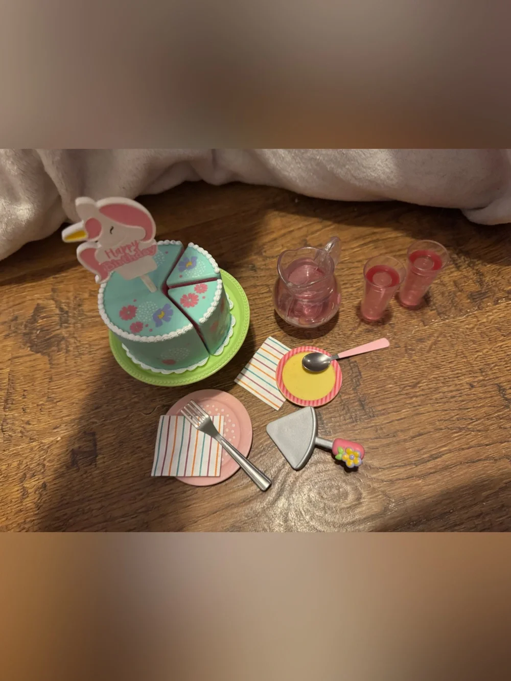 American Girl Wellie Wishers Birthday Celebration cake & lemonade set AG